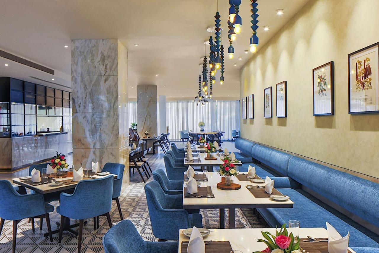 Radisson Blu Mumbai International Airport Hotel Luaran gambar The restaurant